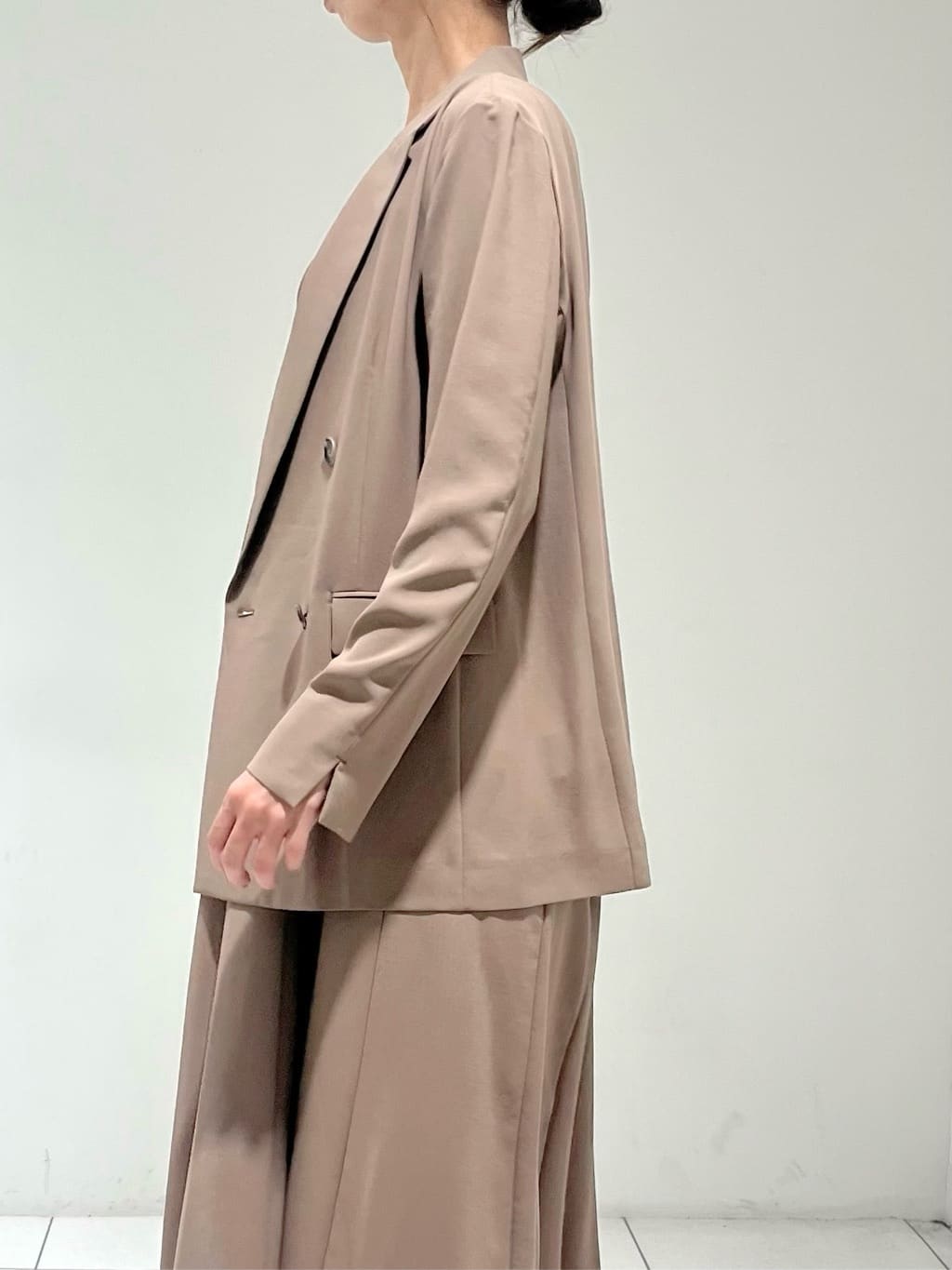 shioriさんの「INDIVI｜【軽く羽織れる！】ダブルジャケット」を使ったコーディネート