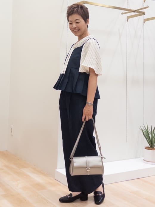 シュウコさんの「grove｜【2点SET/体型カバー】夏から秋まで着まわせる！プリーツビスチェセットアップ」を使ったコーディネート