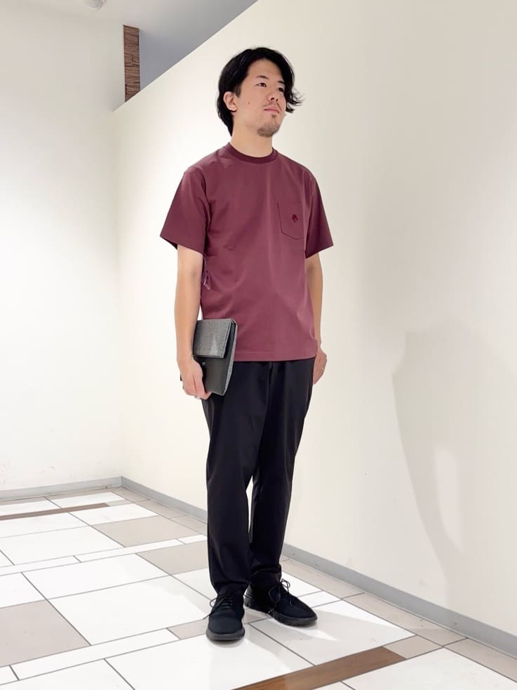 及川さんの「TAKEO KIKUCHI｜【COOL CITY WEAR】ワンポイント刺しゅう ポケットTシャツ /接触冷感」を使ったコーディネート