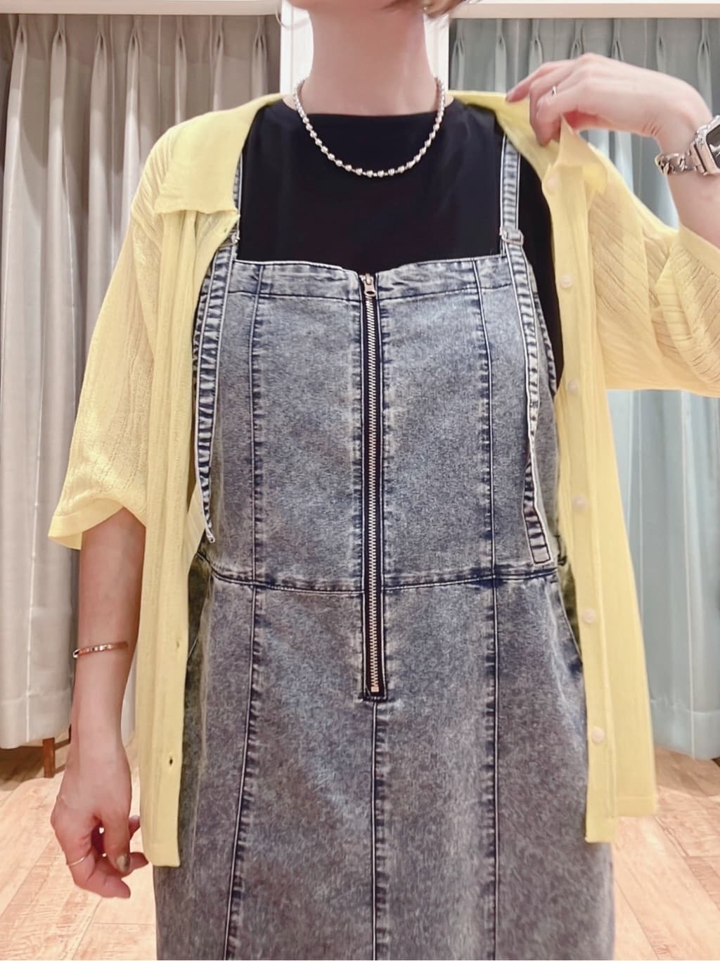 aaamiさんの「SHOO･LA･RUE｜【洗える/S-LL】大人のシアー感 キラキラ リブニット」を使ったコーディネート
