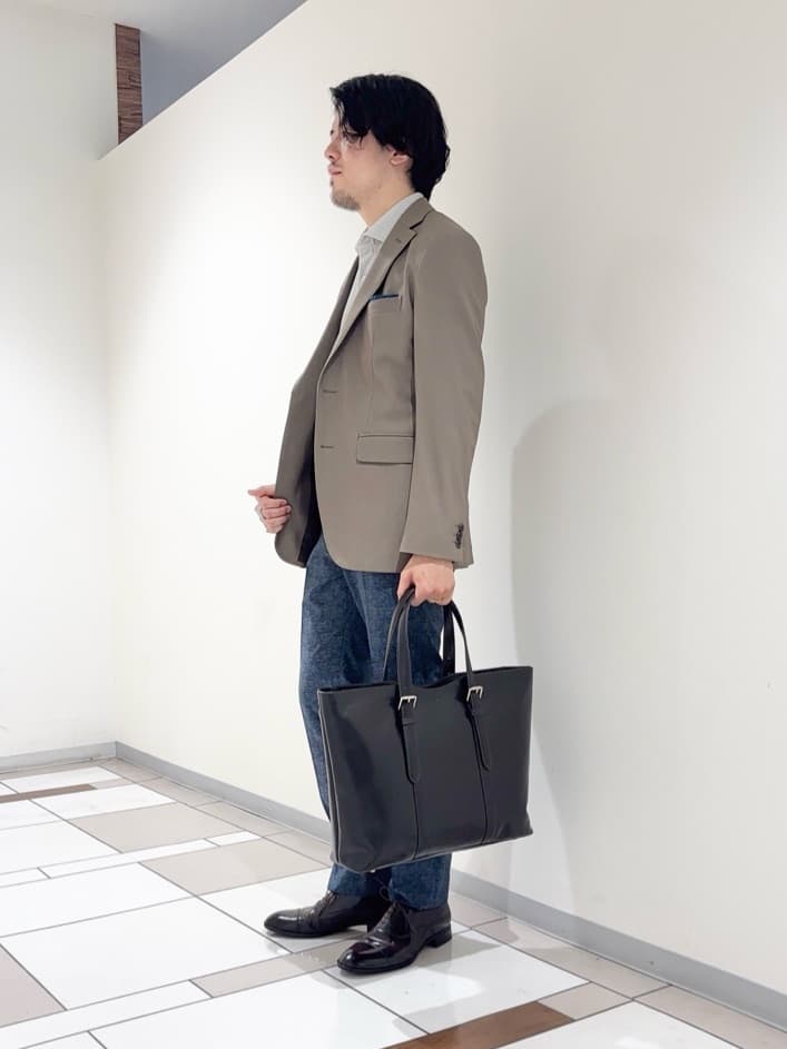 及川さんの「TAKEO KIKUCHI｜【360&deg;ストレッチ／セットアップ対応】None Of Stress ジャケット」を使ったコーディネート