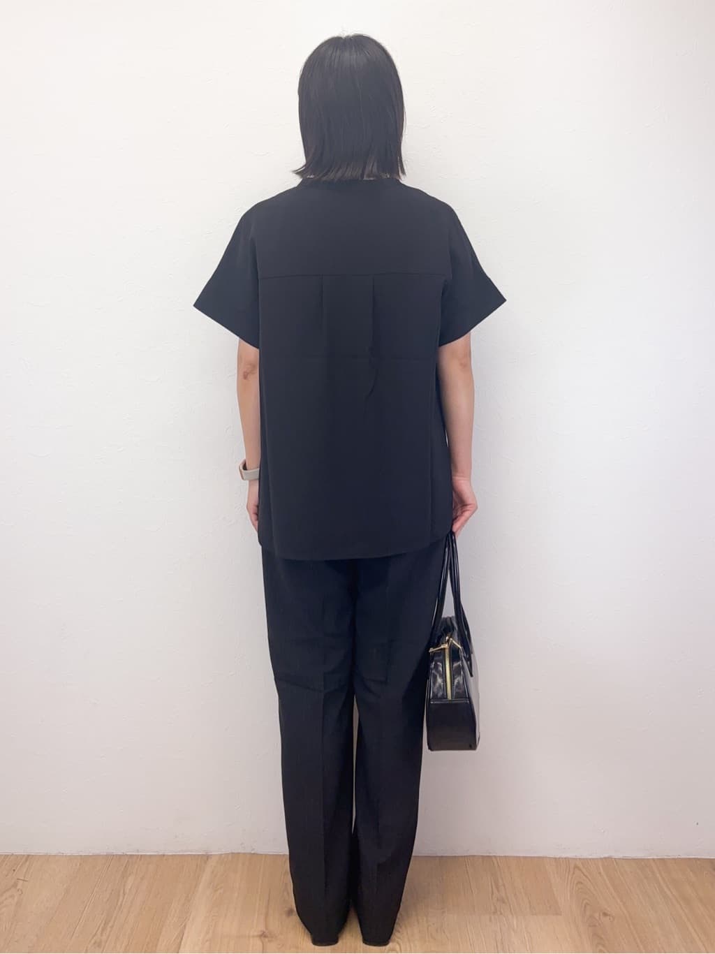 Takeさんの「OPAQUE.CLIP｜《5色展開／SS-LLサイズ》スキッパー金ボタンブラウス／セットアップ対応【防シワ／ストレッチ／洗濯」を使ったコーディネート