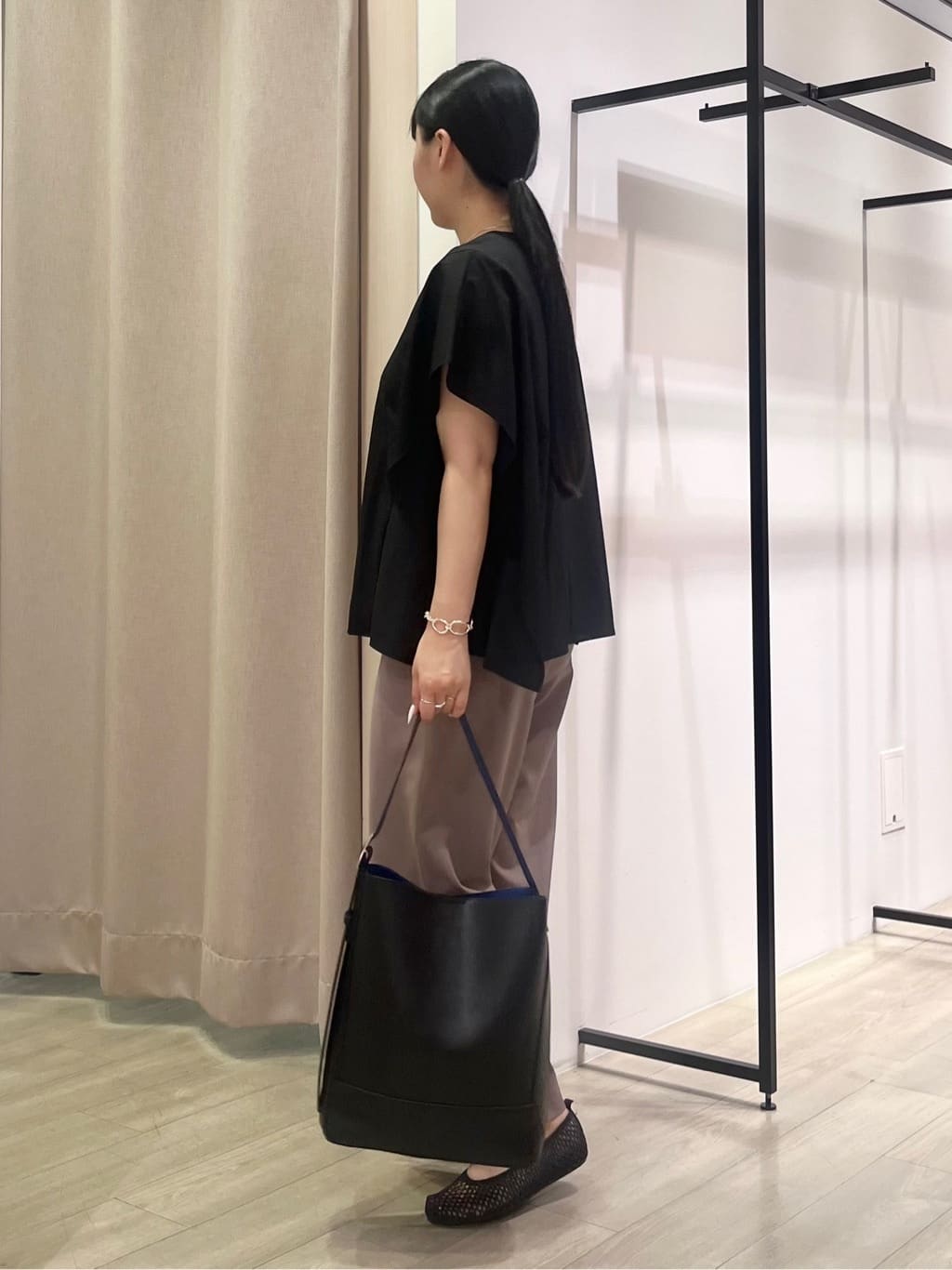 hasuさんの「INDIVI｜【体型カバー】スクエアブラウス」を使ったコーディネート