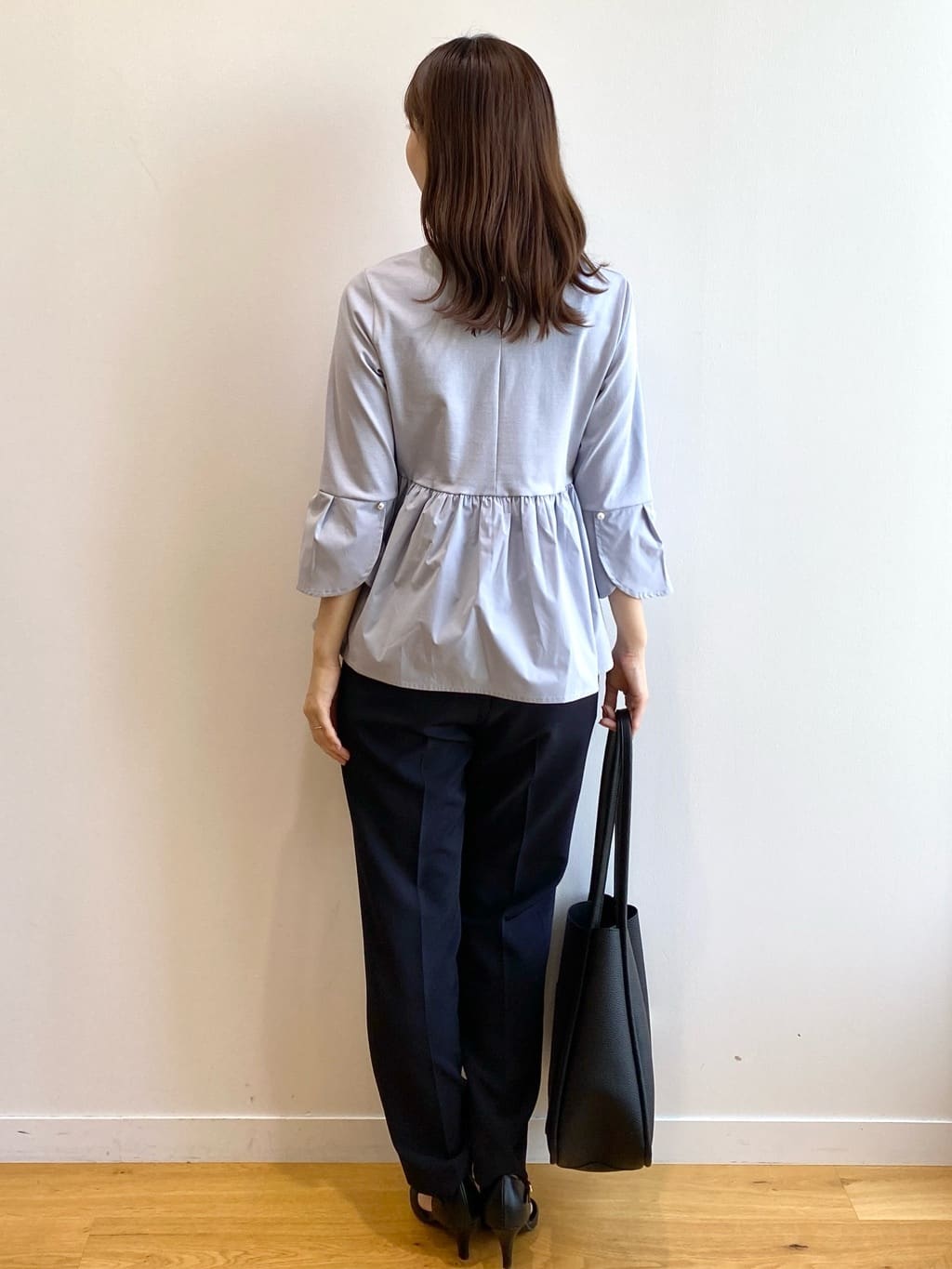 みさかさんの「index｜ドッキングペプラムトップス【洗濯機洗い可】」を使ったコーディネート
