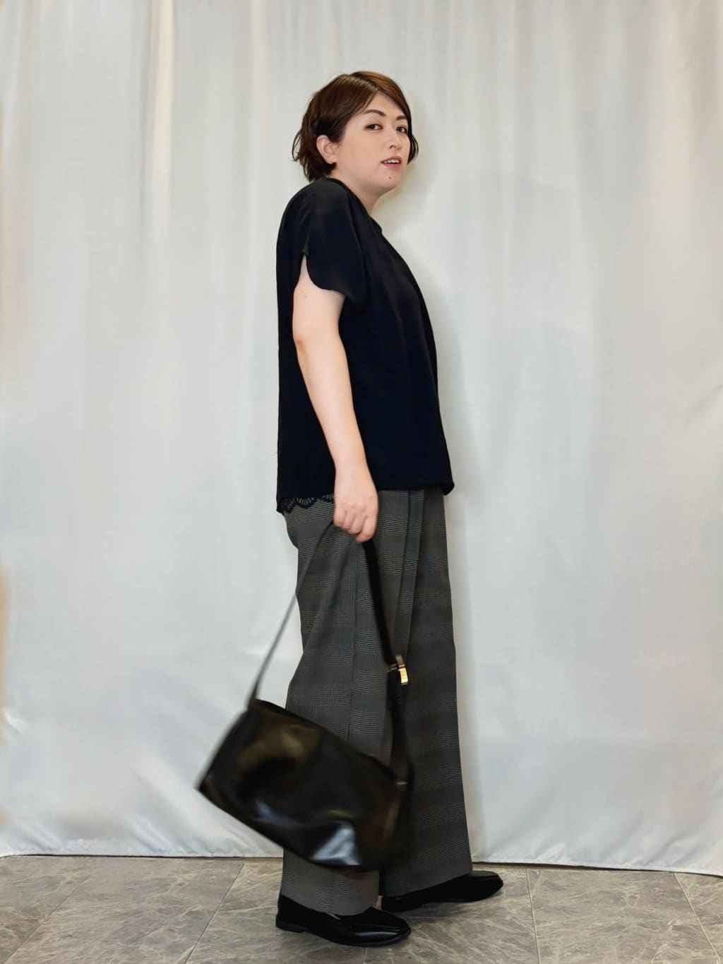 たみさんの「SHOO･LA･RUE｜【S-LL】着るだけで簡単にコーデが決まる レースレイヤード風ドルマントップス」を使ったコーディネート