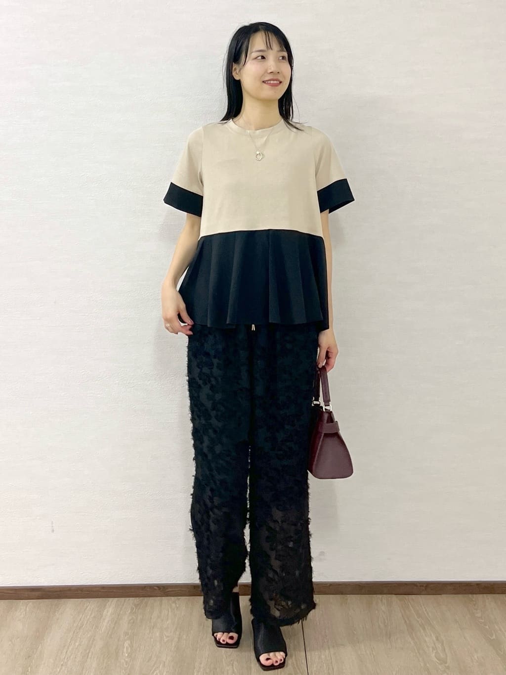 sachikoさんの「OPAQUE.CLIP｜配色フハクドッキングペプラムトップス【洗濯機洗い可／抗ピル】」を使ったコーディネート