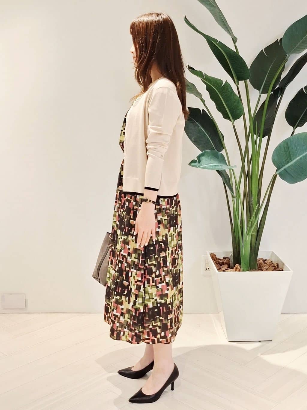 YuKaRiさんの「UNTITLED｜【アンサンブル可/薄手】ベーシッククルーネックカーディガン」を使ったコーディネート