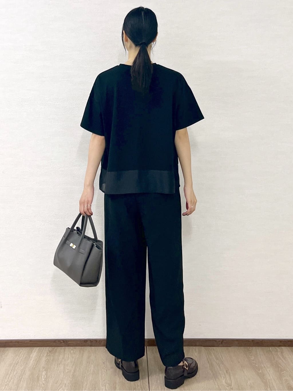 sachikoさんの「OPAQUE.CLIP｜リネンライクタックワイドパンツ【洗濯機洗い可】」を使ったコーディネート