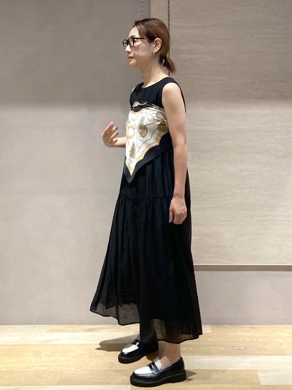 たけねぇさんの「OPAQUE.CLIP｜麻混シアーギャザーティアードワンピース【洗濯機洗い可】」を使ったコーディネート