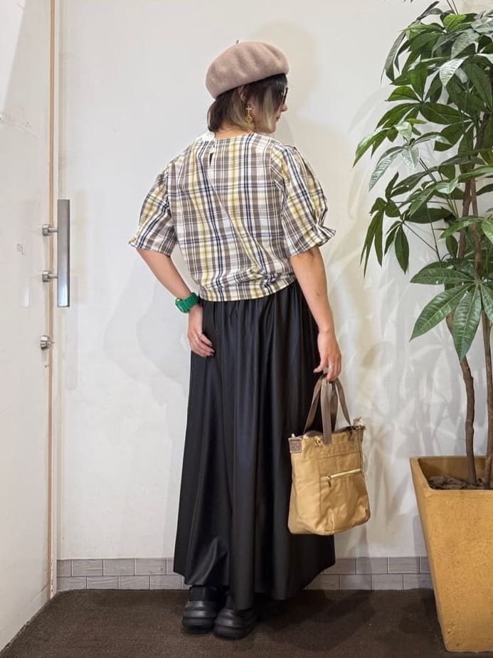 misakiさんの「SHOO･LA･RUE｜【S-LL/5分袖】お袖タックできれいに魅せる 大人のチェックブラウス」を使ったコーディネート
