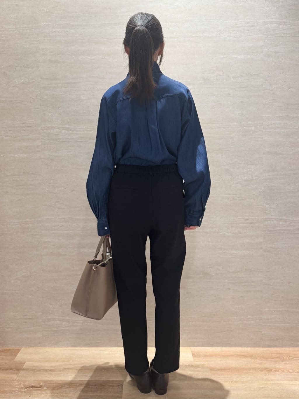 Hinaさんの「OPAQUE.CLIP｜《S-LLサイズ》ハイストレッチスティックパンツ【洗濯機洗い可／接触冷感】」を使ったコーディネート