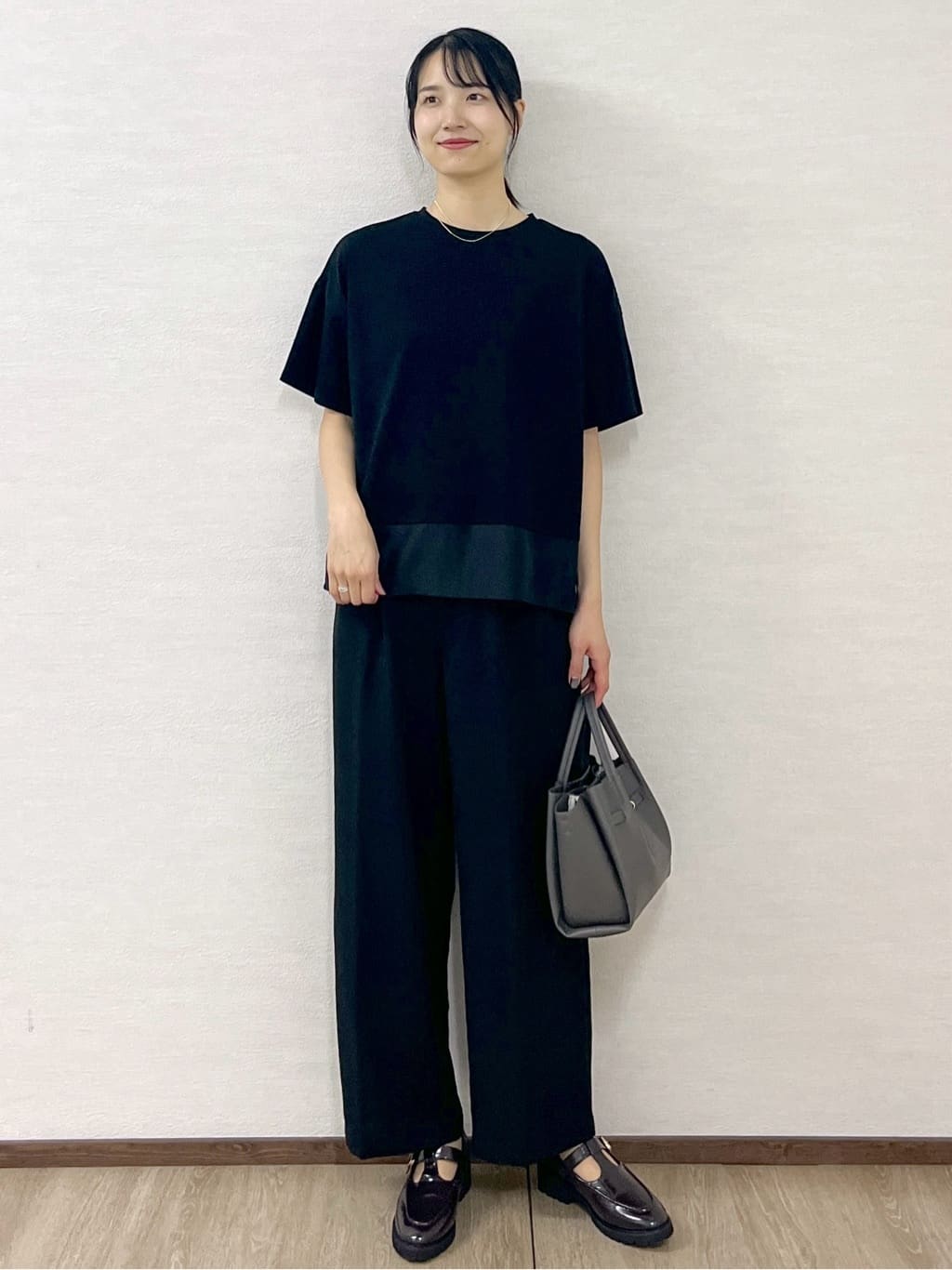 sachikoさんの「OPAQUE.CLIP｜リネンライクタックワイドパンツ【洗濯機洗い可】」を使ったコーディネート