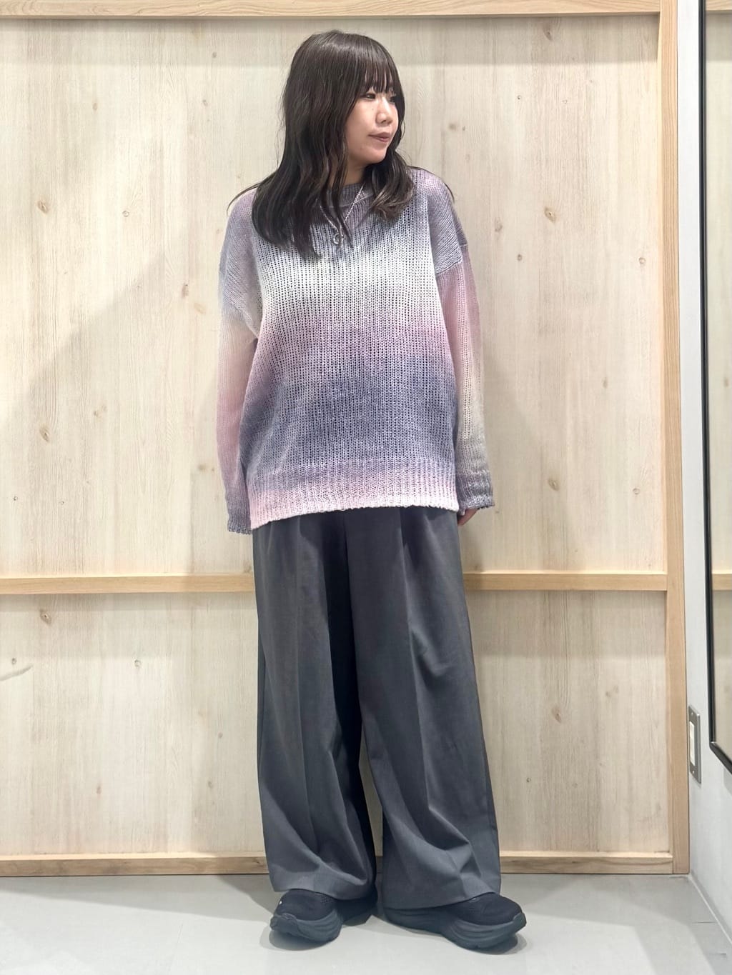 nanaさんの「THE SHOP TK｜スペースダイ透かし編みニット」を使ったコーディネート