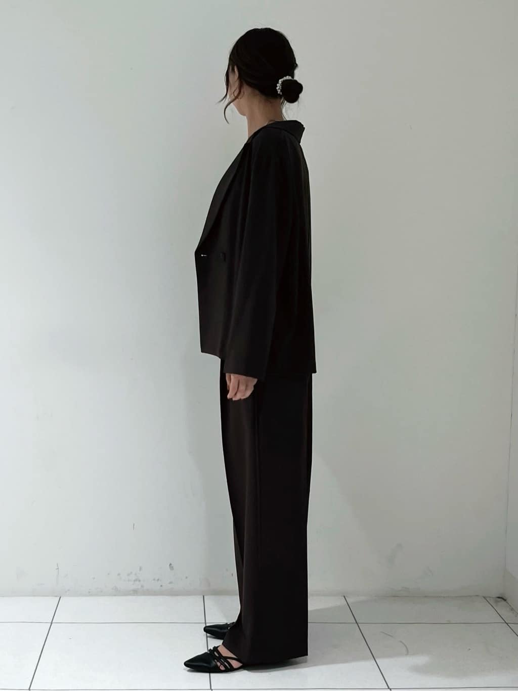 shioriさんの「INDIVI｜Comfy SET UP｜イージーストレートワイドパンツ【セットアップ対応／通勤/カセット服】」を使ったコーディネート