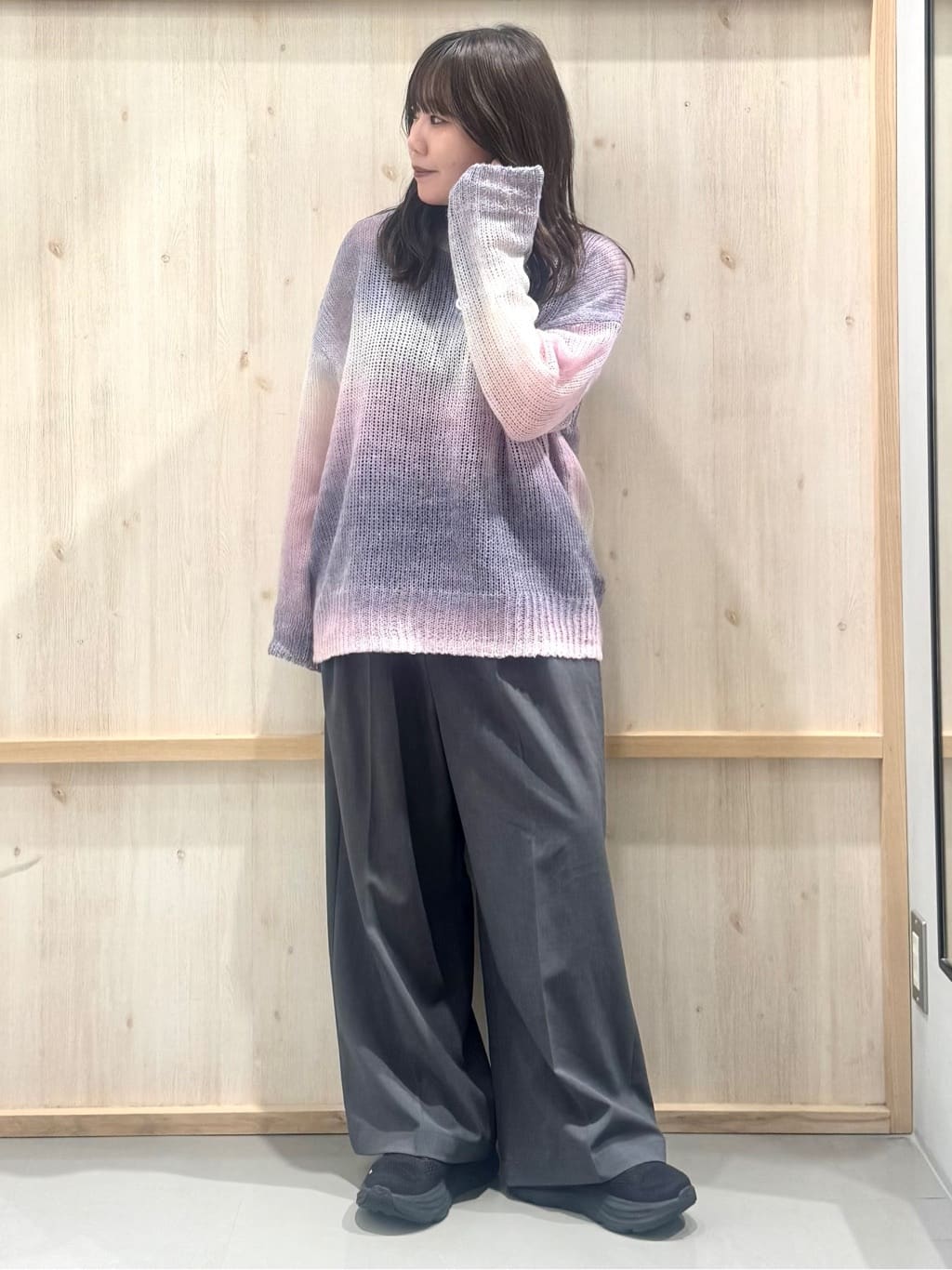 nanaさんの「THE SHOP TK｜スペースダイ透かし編みニット」を使ったコーディネート