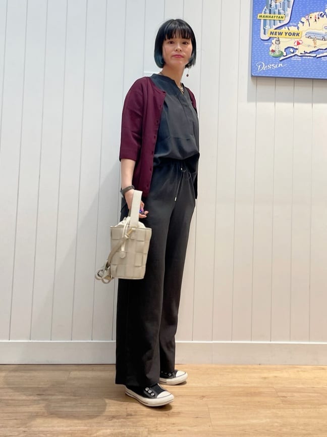 mikaさんの「Dessin｜【2点セット/ウエストゴム/洗える】スキッパ―シャツ＆ストレートパンツセット」を使ったコーディネート