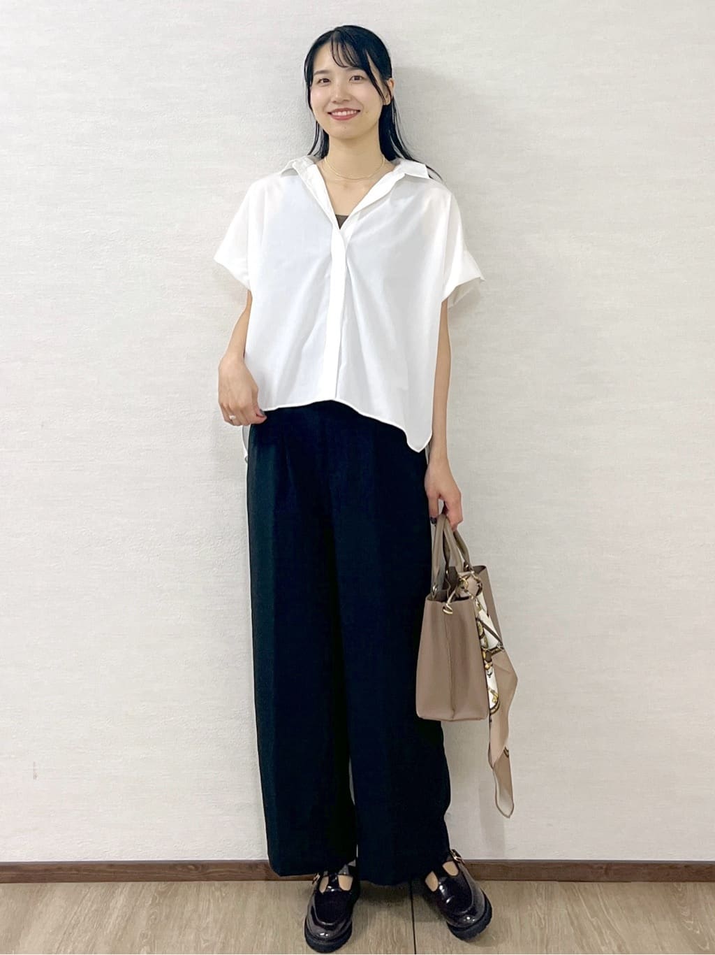 sachikoさんの「OPAQUE.CLIP｜《andGIRL掲載》リラクシーシャツ【洗濯機洗い可】」を使ったコーディネート