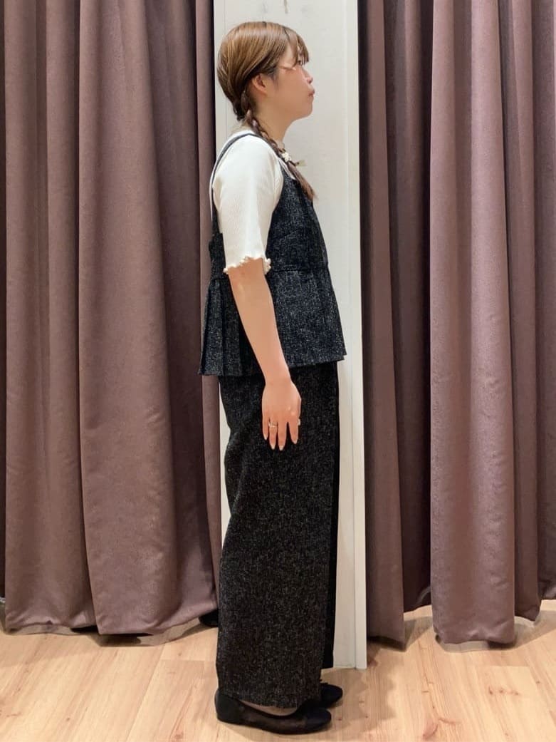 みちゃさんの「grove｜【2点SET/体型カバー】夏から秋まで着まわせる！プリーツビスチェセットアップ」を使ったコーディネート