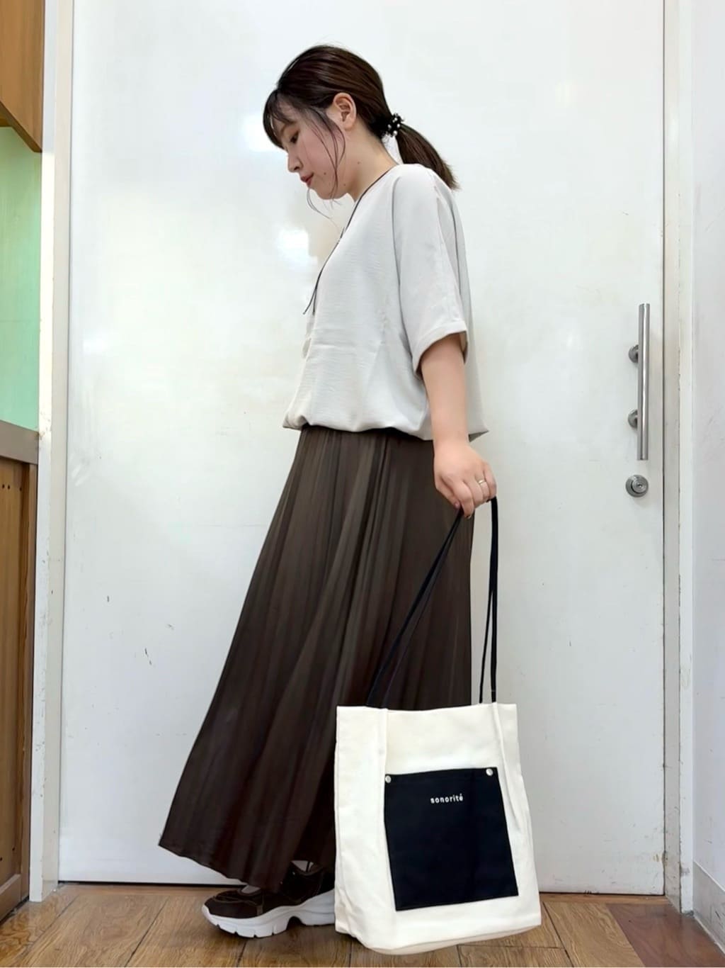 だいわさんの「SHOO･LA･RUE｜【洗濯後しわになりにくい】さらっとタッチの 5分袖ドルマンブラウス」を使ったコーディネート