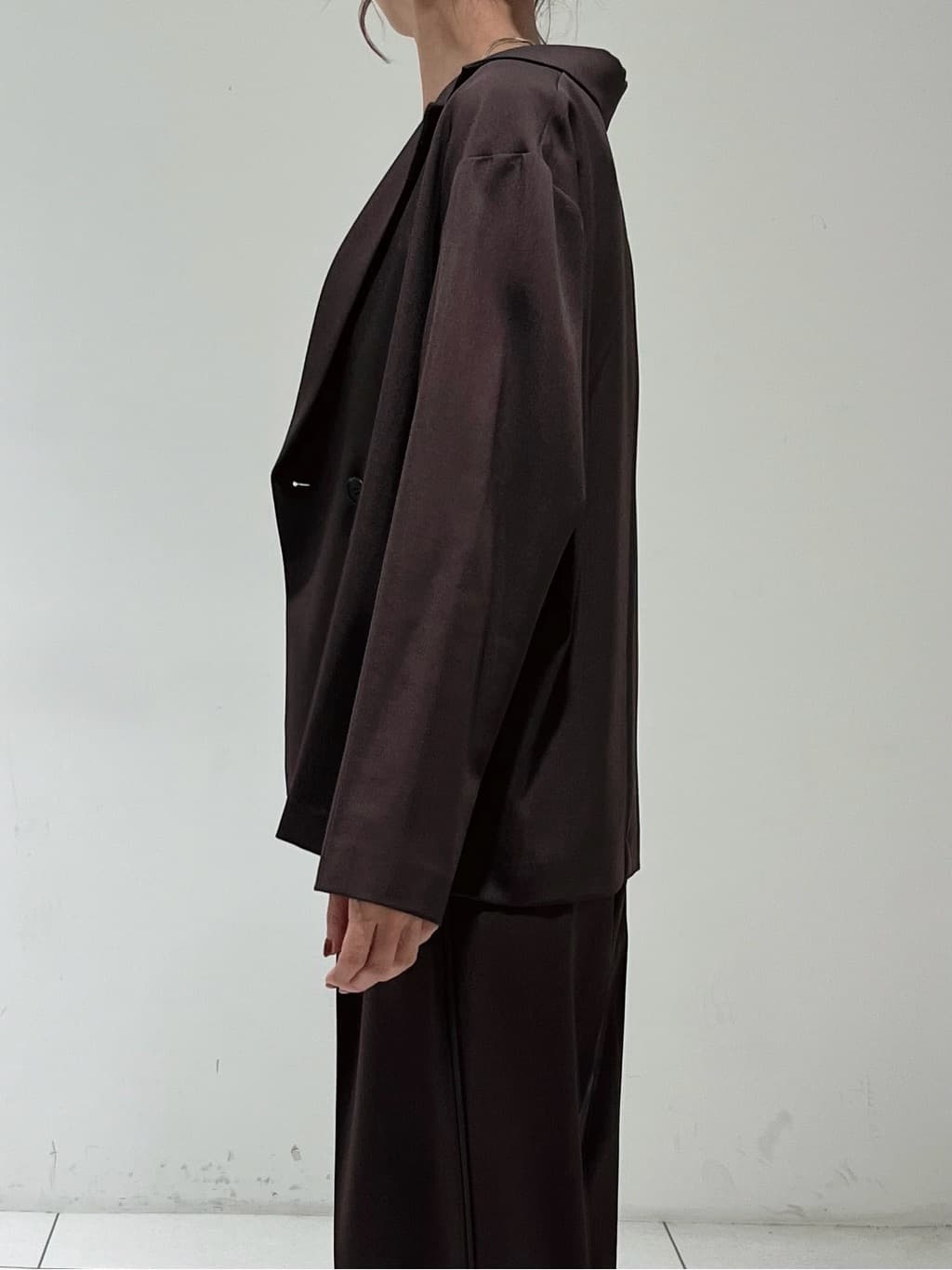 shioriさんの「INDIVI｜Comfy SET UP｜イージーストレートワイドパンツ【セットアップ対応／通勤/カセット服】」を使ったコーディネート