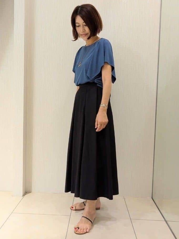 u-macoさんの「UNTITLED｜【きれいめ／接触冷感／日本製】ハンカチスリーブプルオーバー」を使ったコーディネート