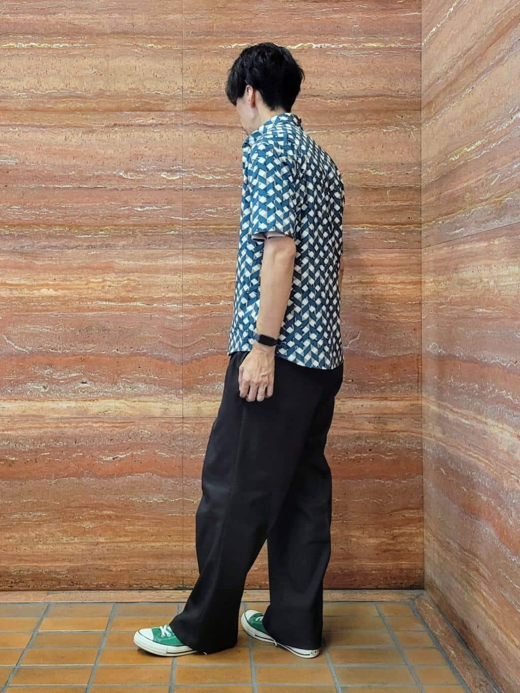 piroyaさんの「TAKEO KIKUCHI｜【COOL CITY WEAR】籠目アート柄 サッカーシャツ /通気性」を使ったコーディネート
