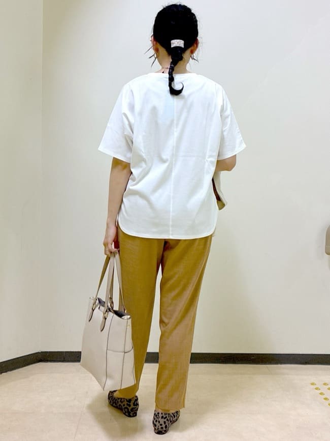  beni_gingerさんの「Reflect｜【マシンウォッシュ可／ウエストゴム仕様】キレイめリラクシーパンツ」を使ったコーディネート
