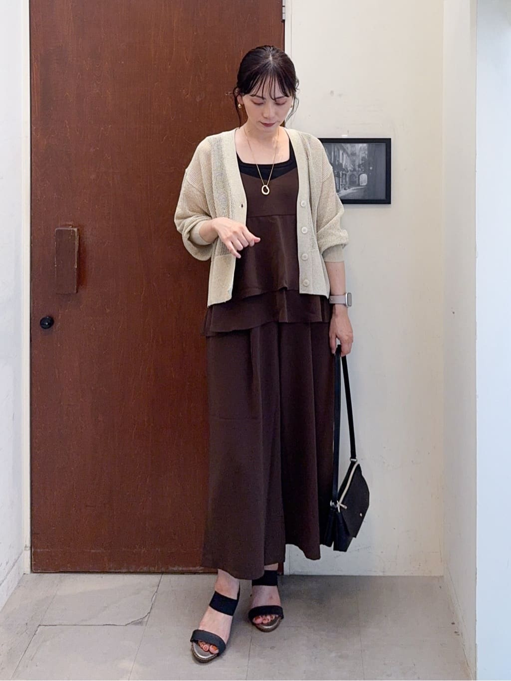 𝐇𝐢𝐫𝐨𝐦𝐢さんの「SHOO･LA･RUE｜キラッと光るラメとスパンコールが印象的 メッシュカーディガン」を使ったコーディネート