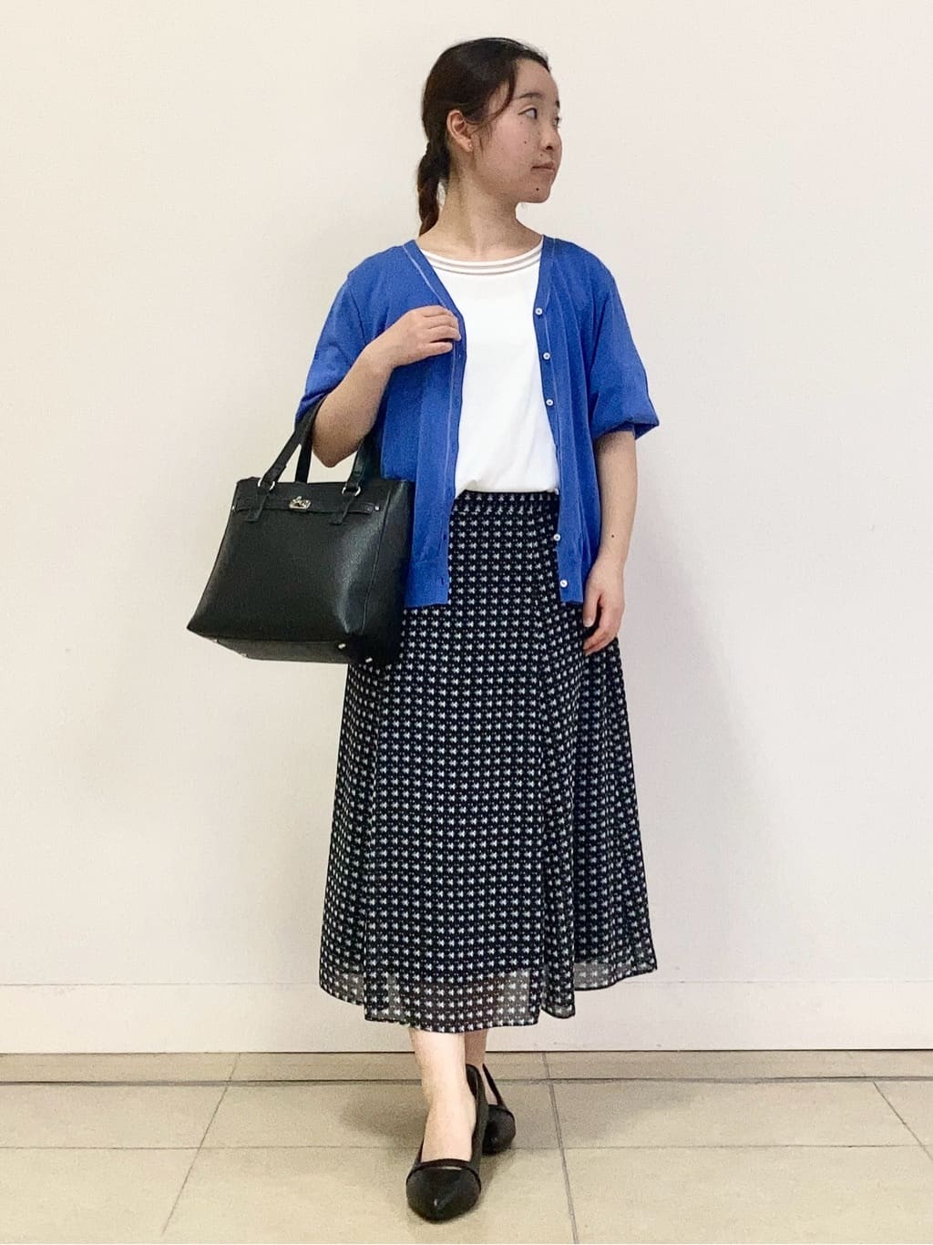 tomominさんの「Reflect｜【インナーにおすすめ◎】シアーネックデザインプルオーバー」を使ったコーディネート