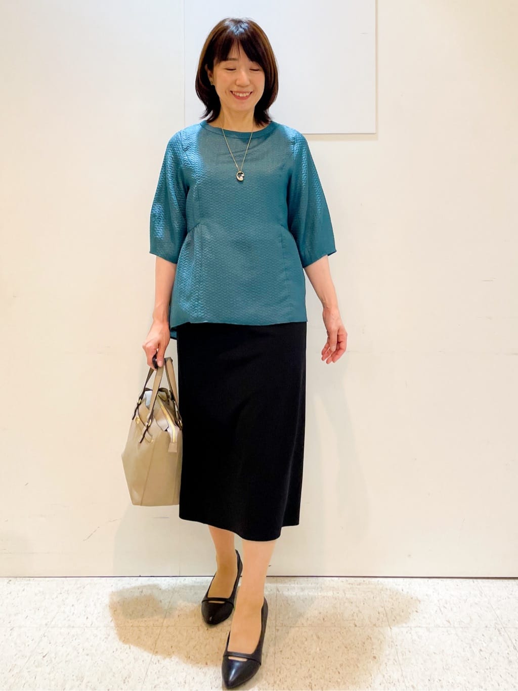めいさんの「Reflect｜【すっきり見え！長め丈】ペプラムデザインシアーブラウス」を使ったコーディネート