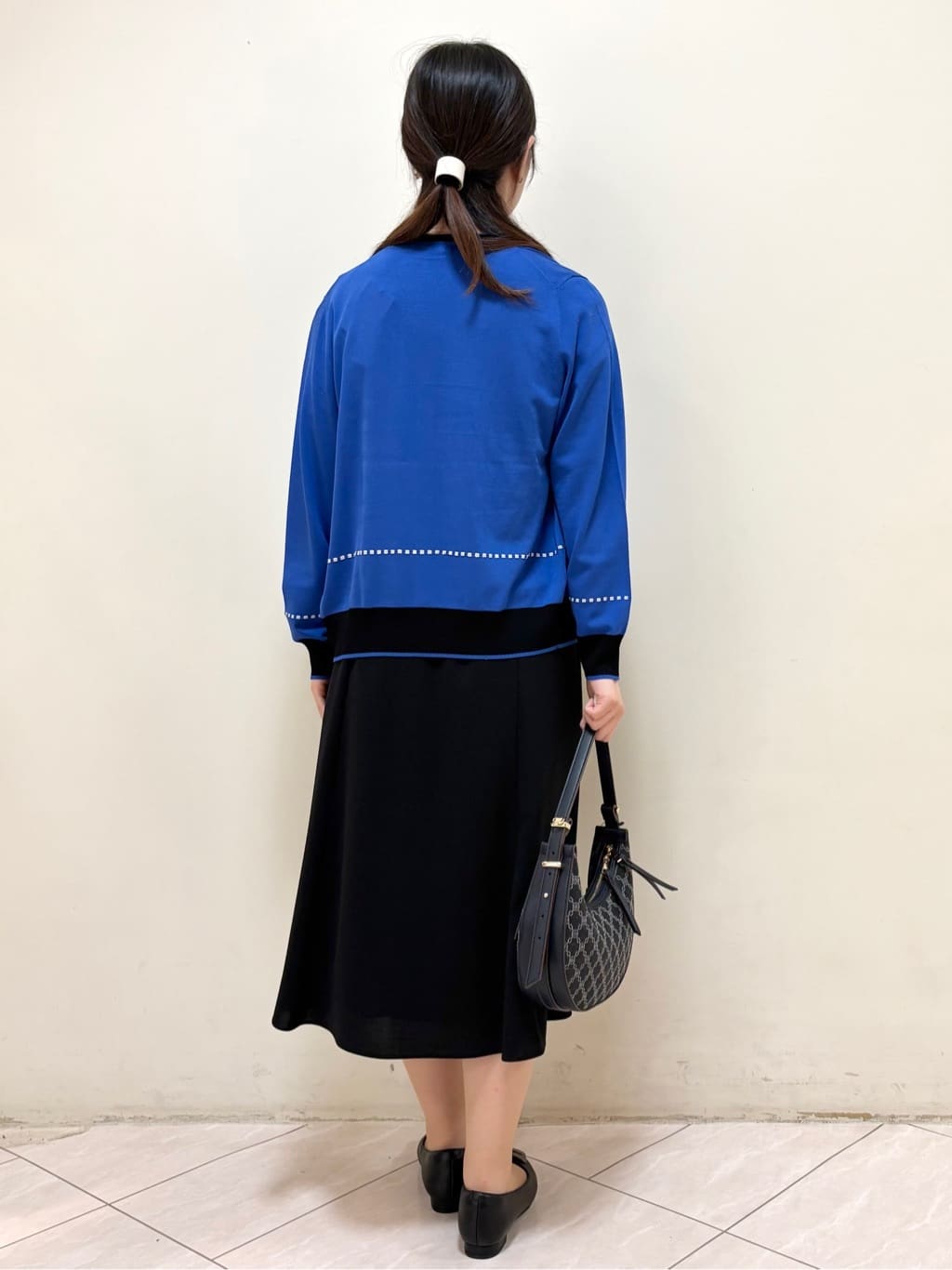 mikiさんの「Reflect｜【WEB先行カラーあり／手洗い可／アンサンブル可】バイカラーカーディガン」を使ったコーディネート