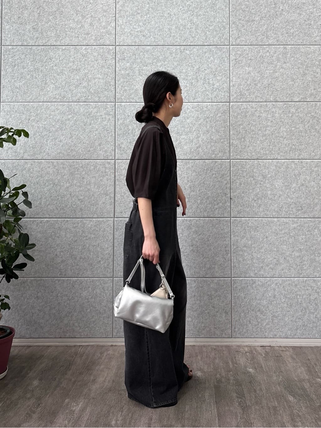 ひなさんの「INDIVI｜ボトルネックブラウス」を使ったコーディネート