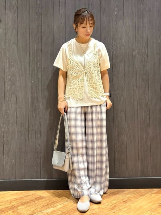 meiさんの「SHOO･LA･RUE｜【S-LL/ポケット付き】チェック柄 ウェーブプリーツパンツ」を使ったコーディネート