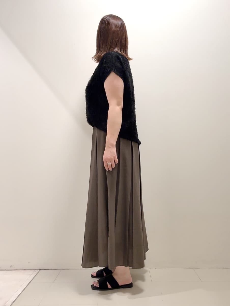 YUIさんの「UNTITLED｜【セットアップ可/洗える】フェザーフレンチスリーブブラウス」を使ったコーディネート