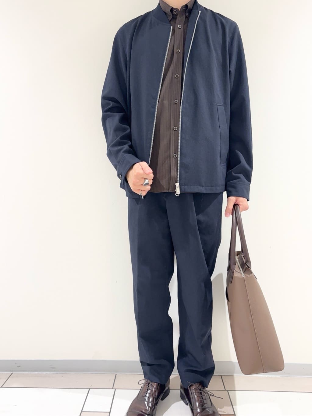 及川さんの「TAKEO KIKUCHI｜【COOL CITY WEAR】ストライプジャージ ボタンダウンシャツ /接触冷感」を使ったコーディネート