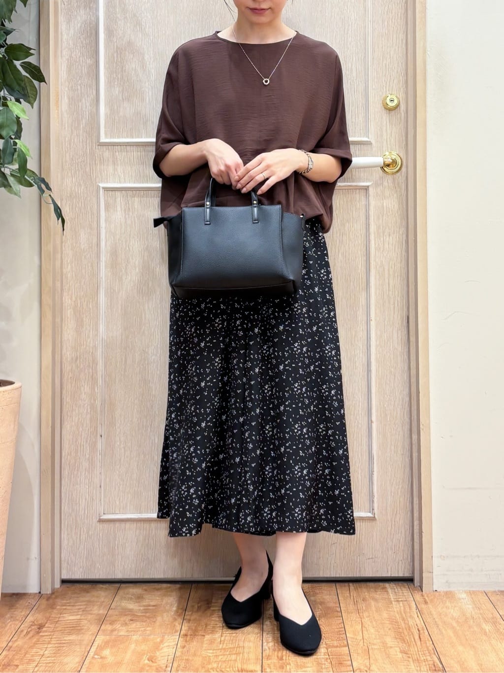 なみさんの「SHOO･LA･RUE｜【洗濯後しわになりにくい】さらっとタッチの 5分袖ドルマンブラウス」を使ったコーディネート