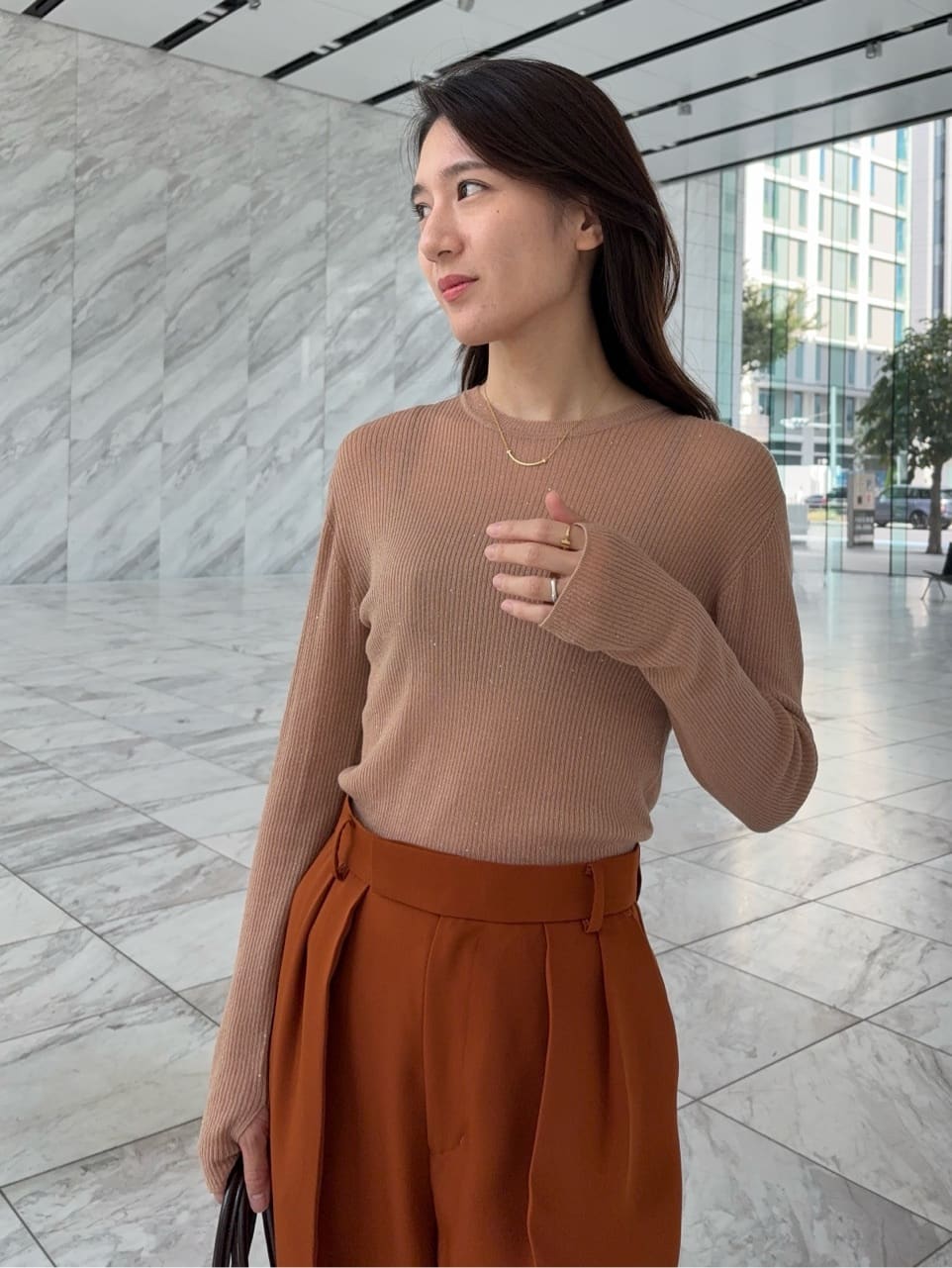 えりさんの「OPAQUE.CLIP｜【es】ラメスパンコールリブニット【洗える】」を使ったコーディネート