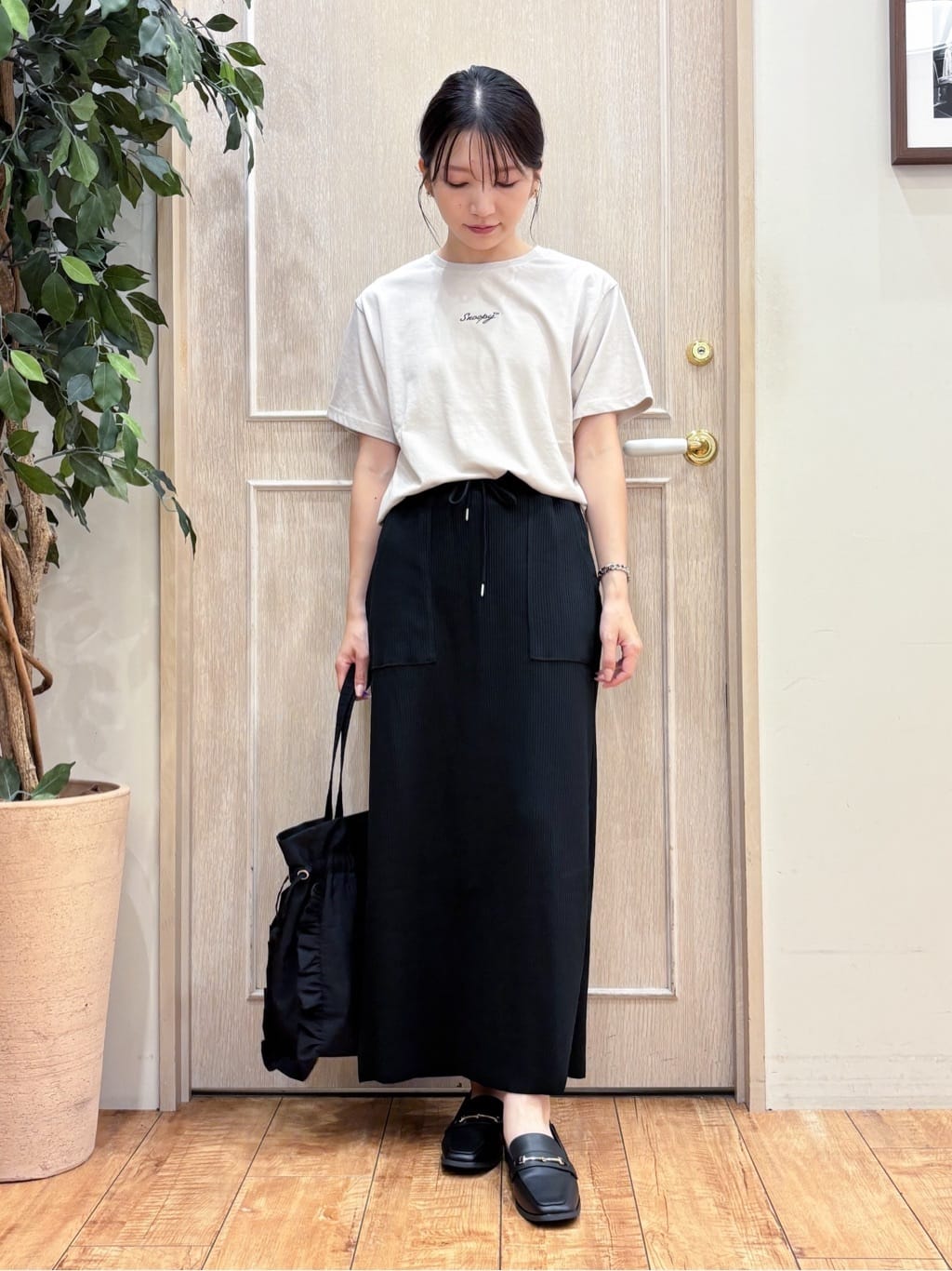 なみさんの「SHOO･LA･RUE｜【S-LL】程よい透け感 ストライプ柄 お袖ギャザーデザインシャツ」を使ったコーディネート