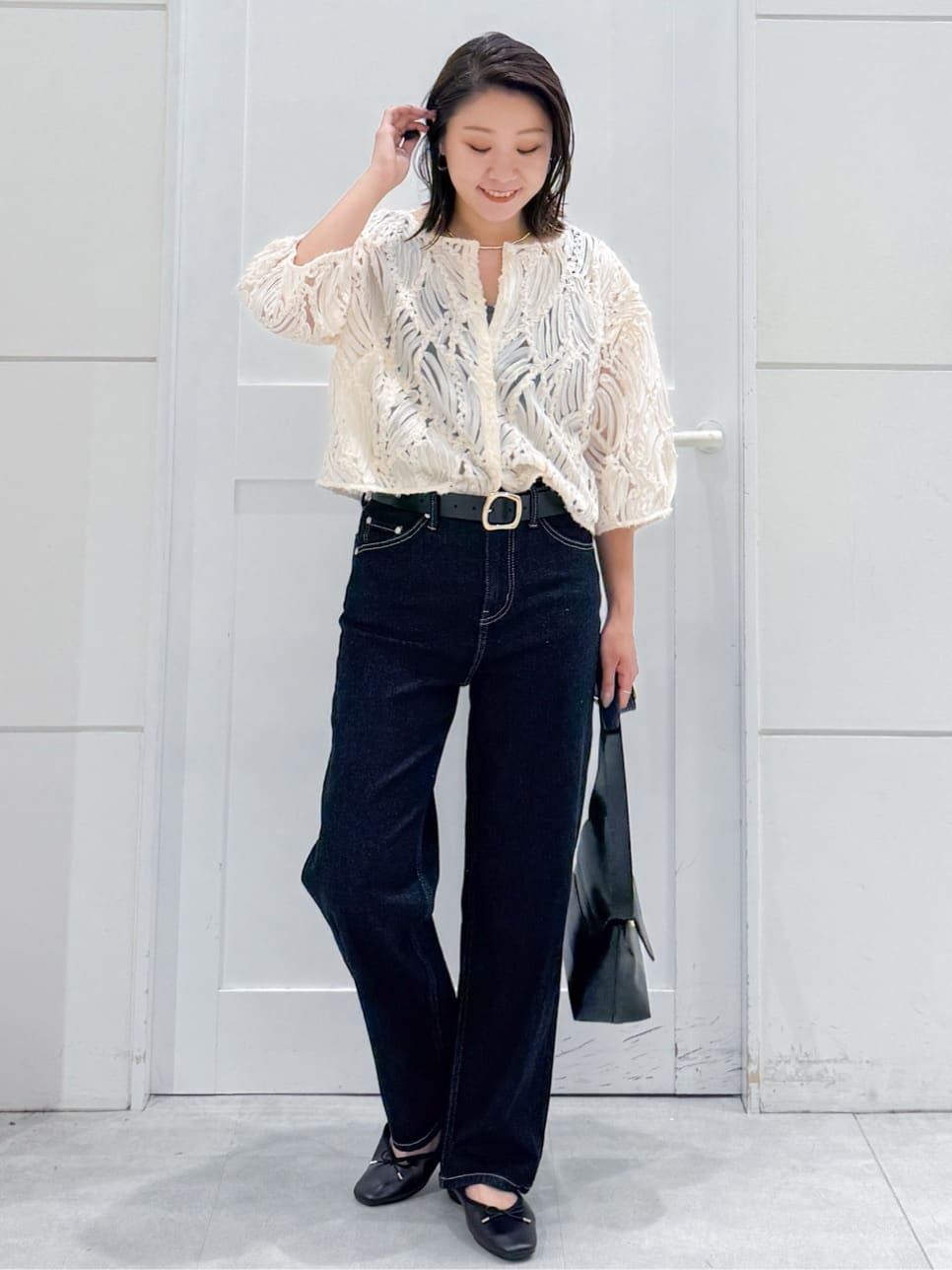 yuka.aさんの「OPAQUE.CLIP｜シアー刺繍レース前開きブラウス【洗濯機洗い可】」を使ったコーディネート