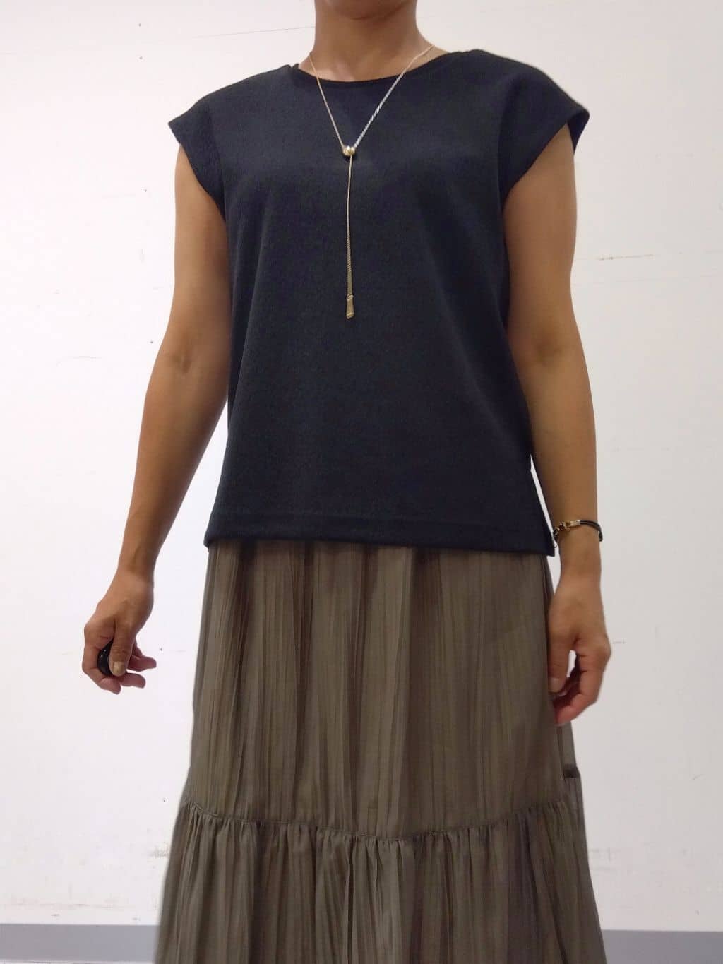 Kさんの「INDIVI｜【2点セット／着回し◎】ノースリーブ＆ティアードスカート カセット服」を使ったコーディネート