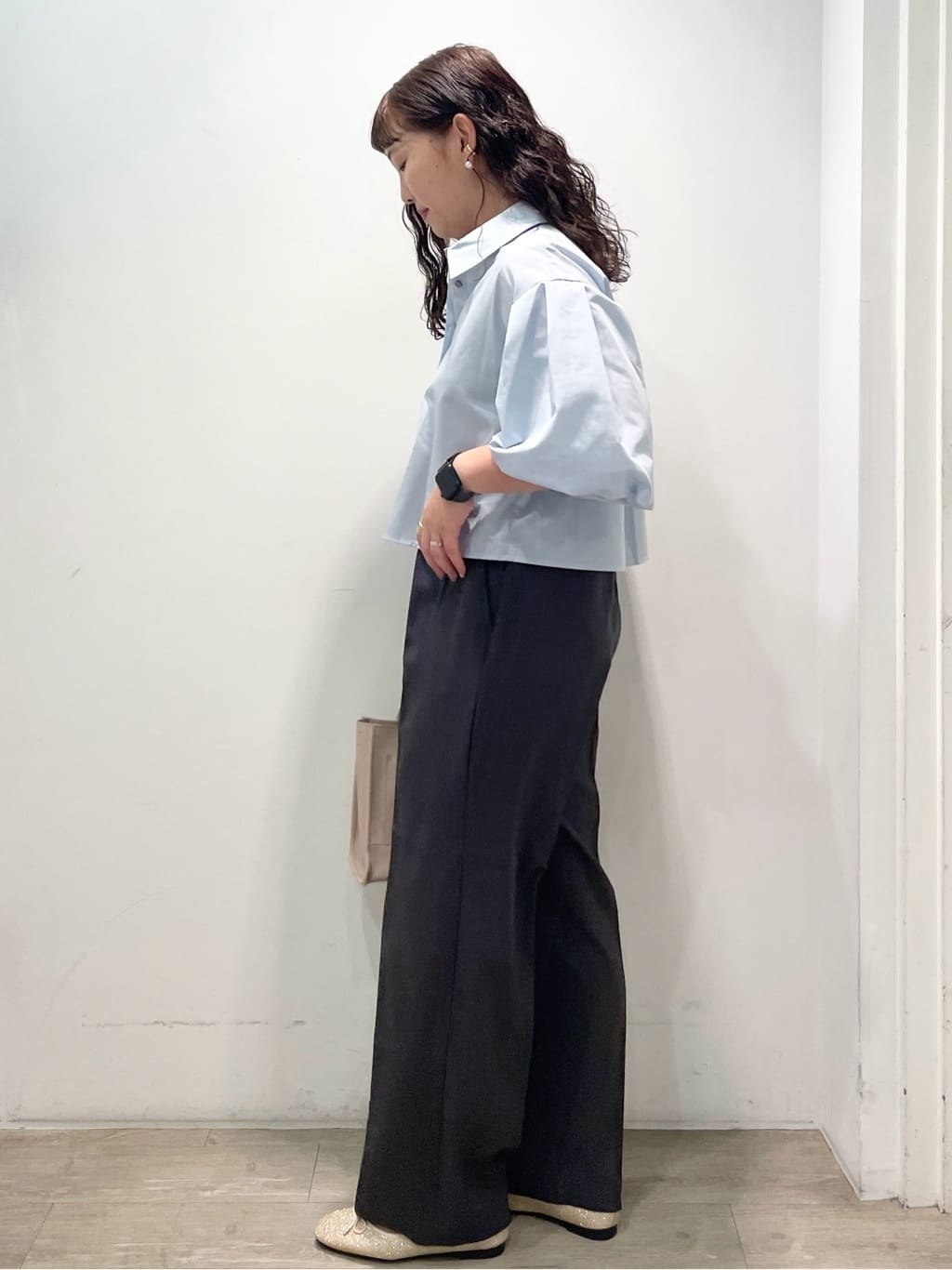 sumicaさんの「OPAQUE.CLIP｜バルーンスリーブシャツ【洗濯機洗い可】」を使ったコーディネート