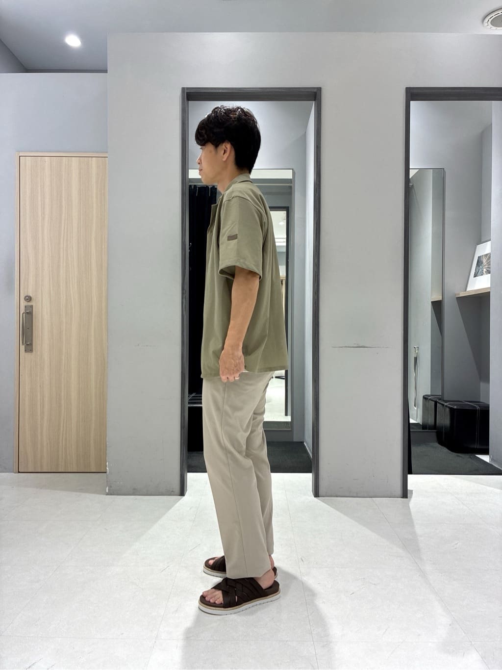 わいずみさんの「TAKEO KIKUCHI｜【COOL CITY WEAR】エアートール オープンカラーシャツ /接触冷感・通気性」を使ったコーディネート