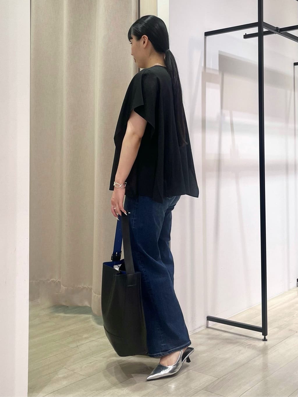 hasuさんの「INDIVI｜【体型カバー】スクエアブラウス」を使ったコーディネート
