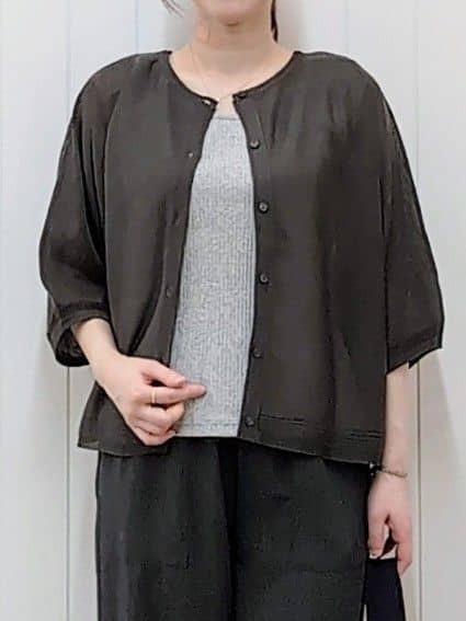 itoさんの「Dessin｜【前後2WAY・洗える】シアーカーディガン」を使ったコーディネート