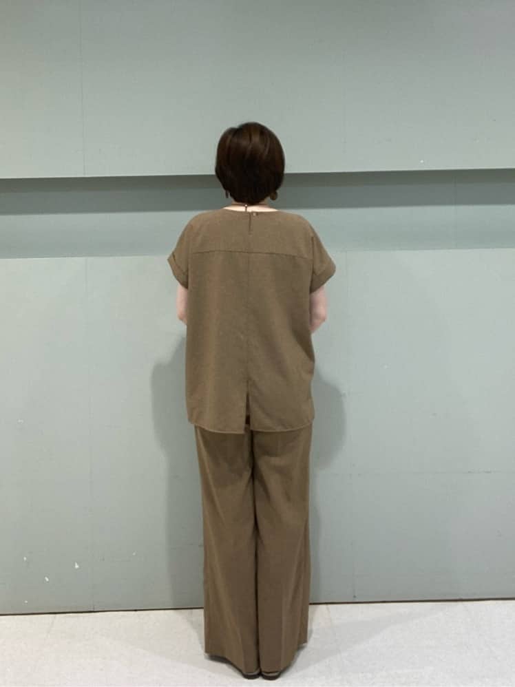 yukaさんの「UNTITLED｜【セットアップ可/はっ水/通勤】リラククール 半袖ブラウス」を使ったコーディネート