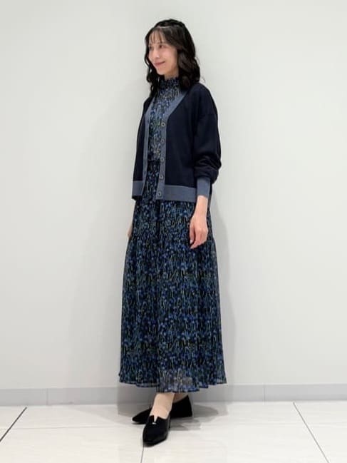 kayoさんの「INDIVI｜【程よいシアー素材/洗える】バイカラーラメカーディガン」を使ったコーディネート