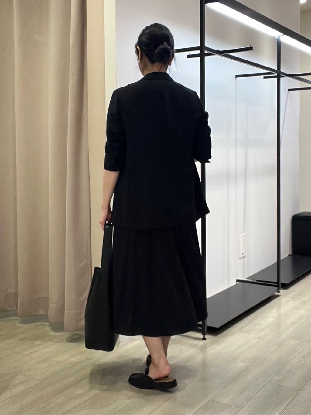 TOMOMIさんの「INDIVI｜【軽く羽織れる！】ダブルジャケット」を使ったコーディネート