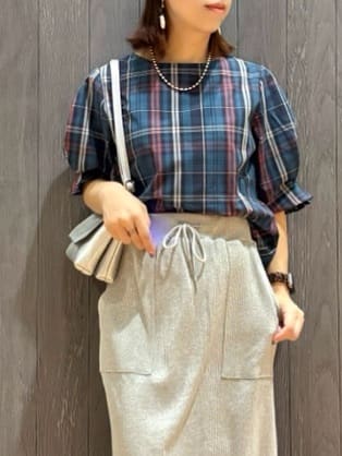 meiさんの「SHOO･LA･RUE｜【S-LL/5分袖】お袖タックできれいに魅せる 大人のチェックブラウス」を使ったコーディネート