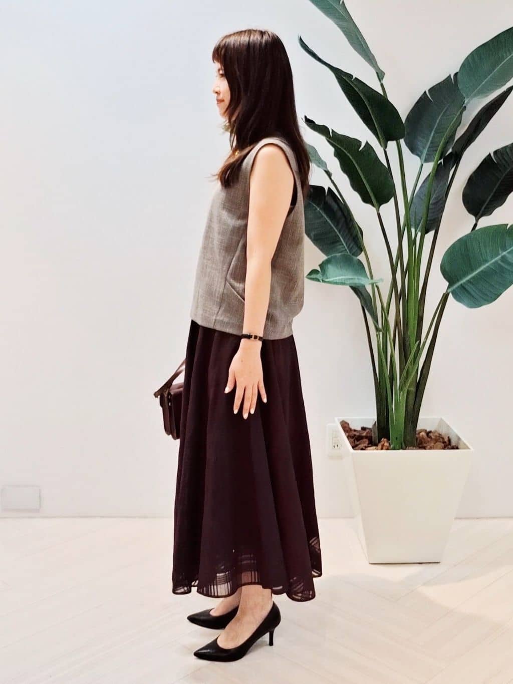 YuKaRiさんの「UNTITLED｜【セットアップ可/洗える】梳毛調合繊Vネックベスト」を使ったコーディネート