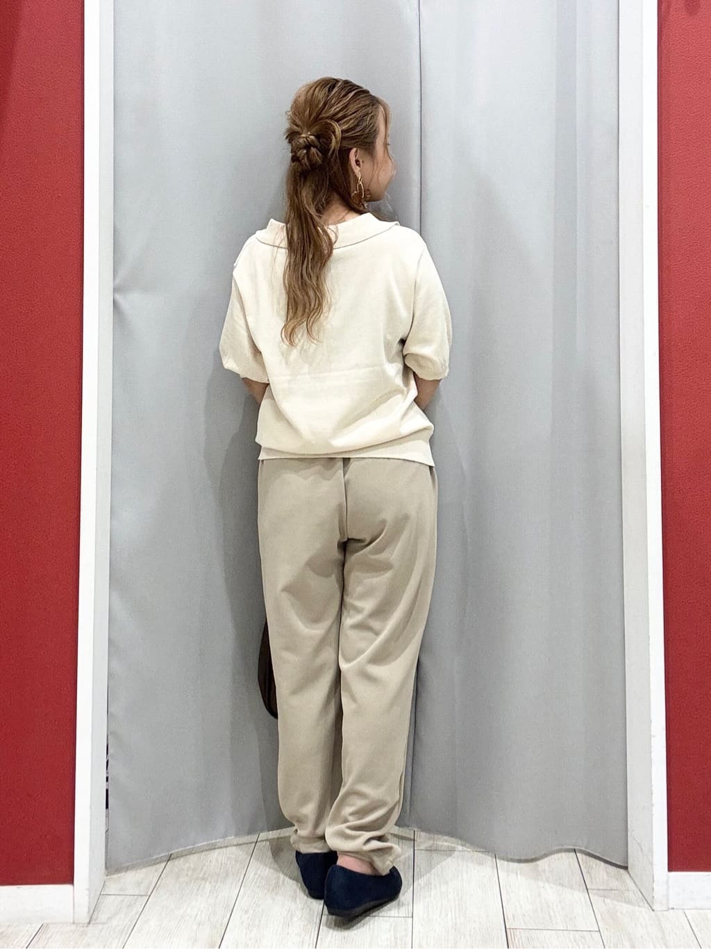shioさんの「SHOO･LA･RUE｜【S-LL/洗える】大人の抜け感 スキッパーニット」を使ったコーディネート